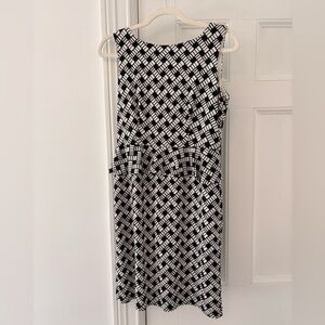black white geometric print dress, draped waist, work dress, max studio size 4